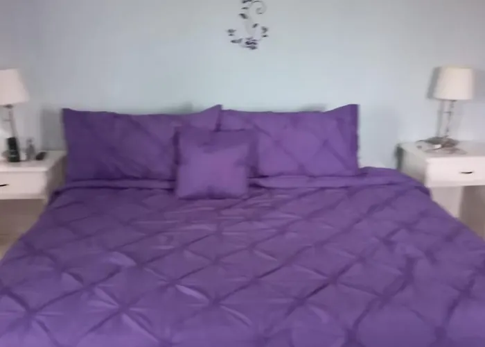 Bailey's Bed & Breakfast 3*